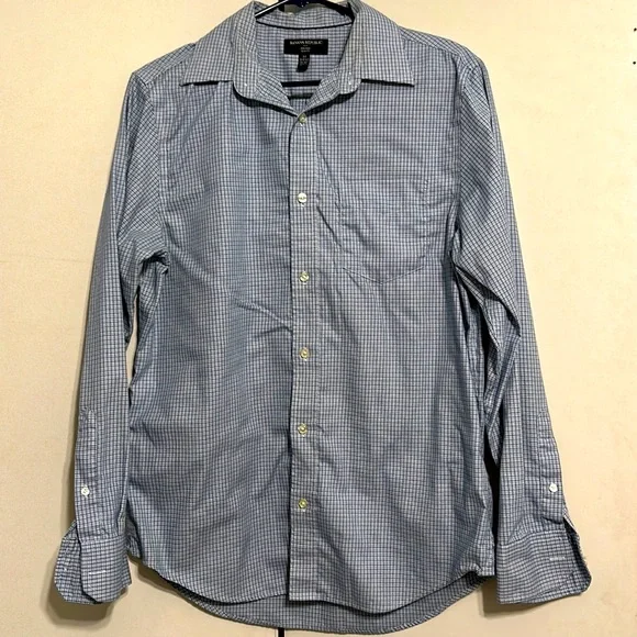 Non Iron Banana Republic Untucked Slim Fit NWT BANANA REPUBLIC MEN's SLIM UNTUCKED DRESS SHIRT Size Non Iron Banana Republic Untucked Slim Fit NWT BANANA REPUBLIC MEN's SLIM UNTUCKED DRESS SHIRT Size